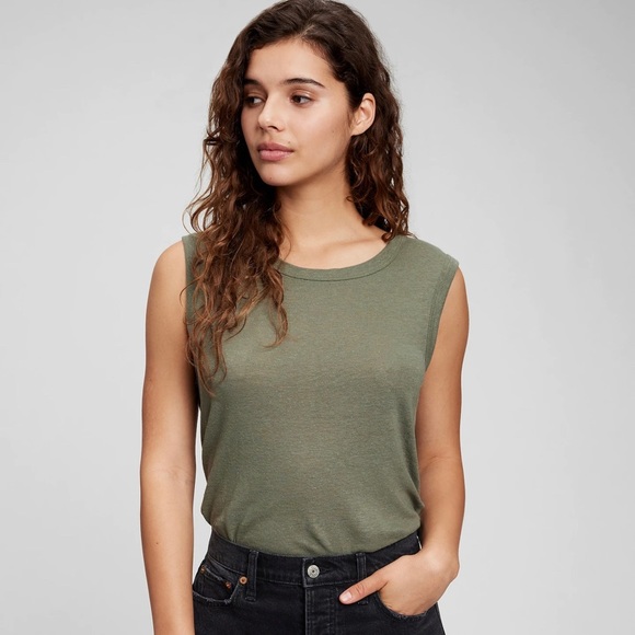 GAP Tops - Gap NWT Linen Blend Sleeveless Muscle T-Shirt Tee Army Green Size Medium